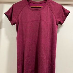 Lululemon Swiftly Short Sleeve 8 Purple red color